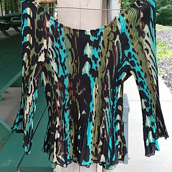 SIGNATURE BY LARRY LEVINE PETITE SMALL TOP - Picture 6 of 6